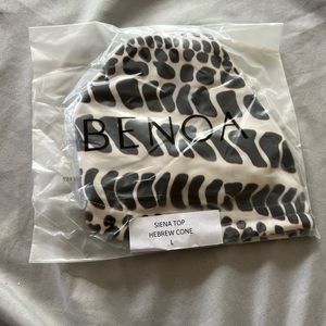 benoa hebrew siena top